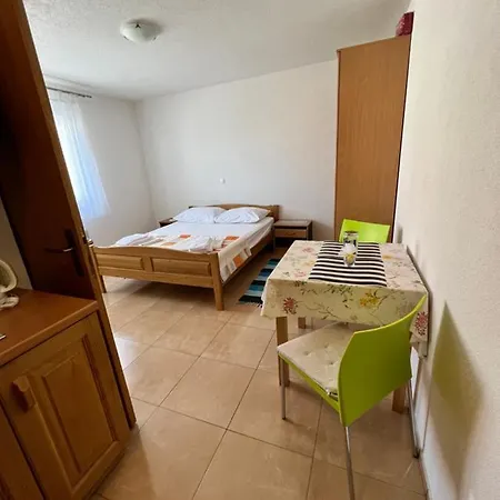 Beslic Gasthuis 3*