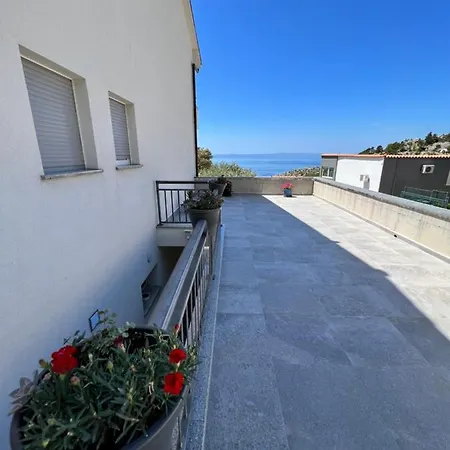 Beslic Guest house 3*