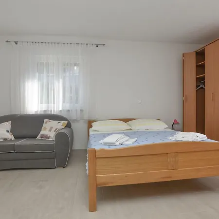 Gasthuis Beslic Veliko Brdo (Makarska)